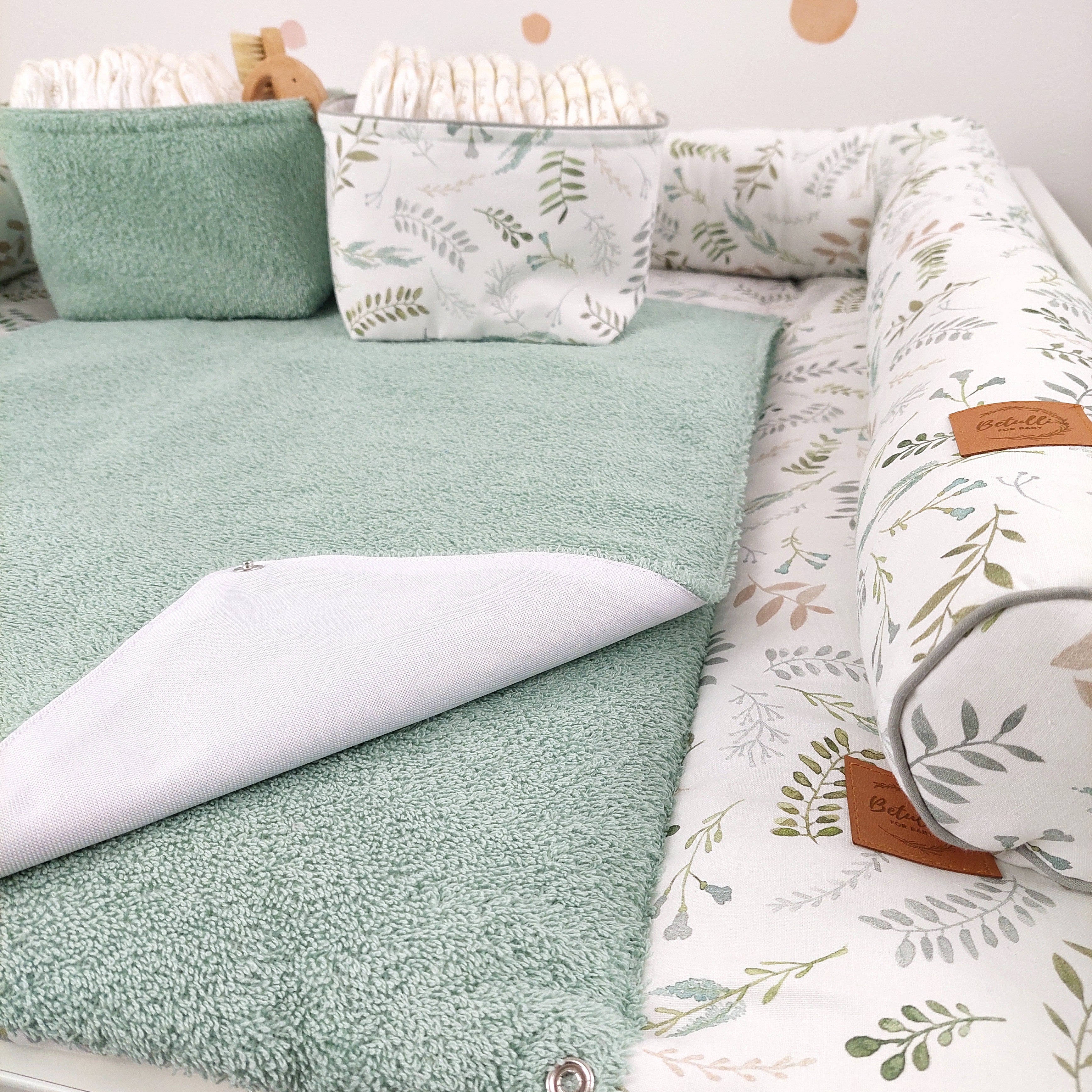 Wickelauflage mit wasserdichte abknöpfbare Auflage mit Druckknöpfen Floral Salbei Mint Frottee