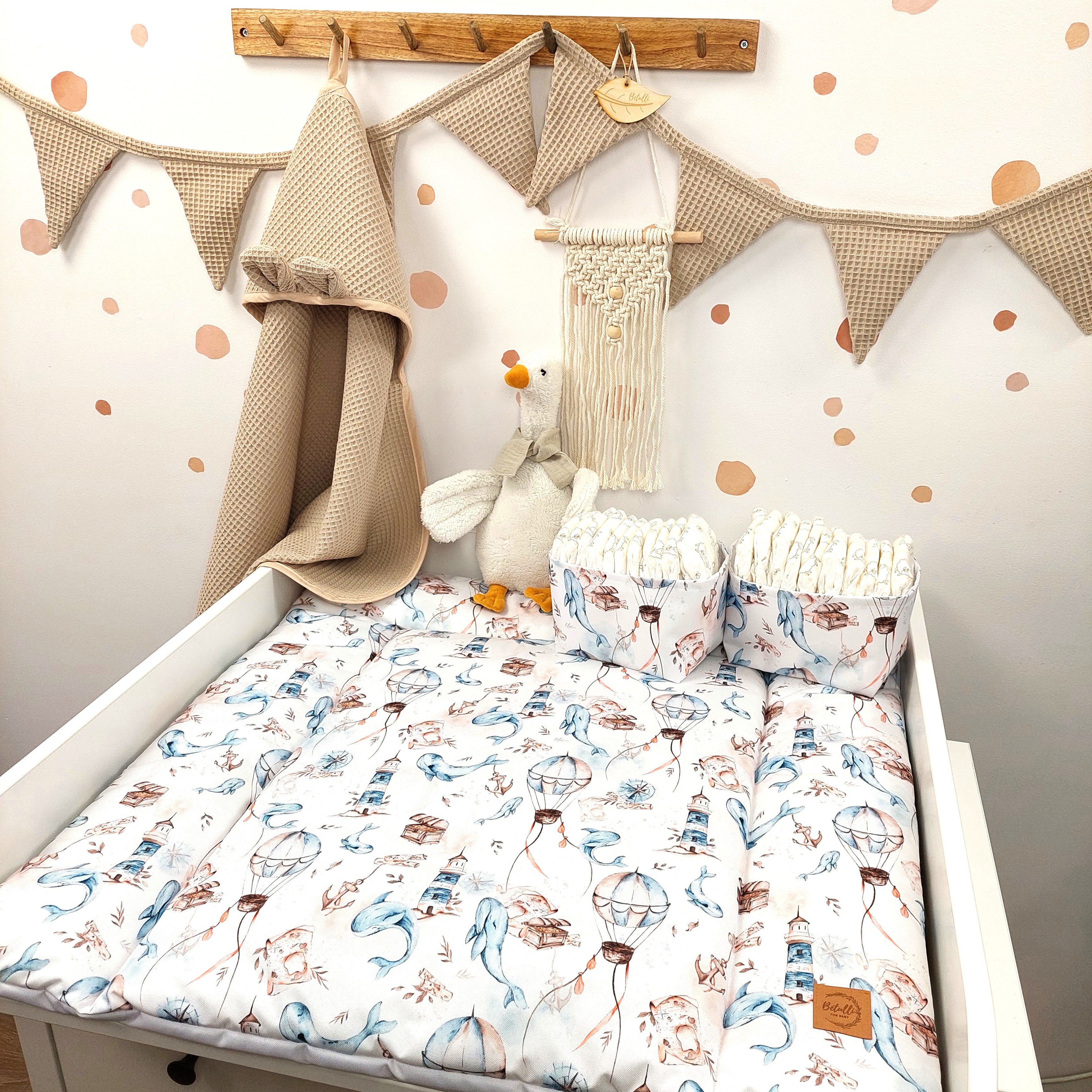 Wasserdichte Wickelauflage Blue-Beige - Wale & Luftballons