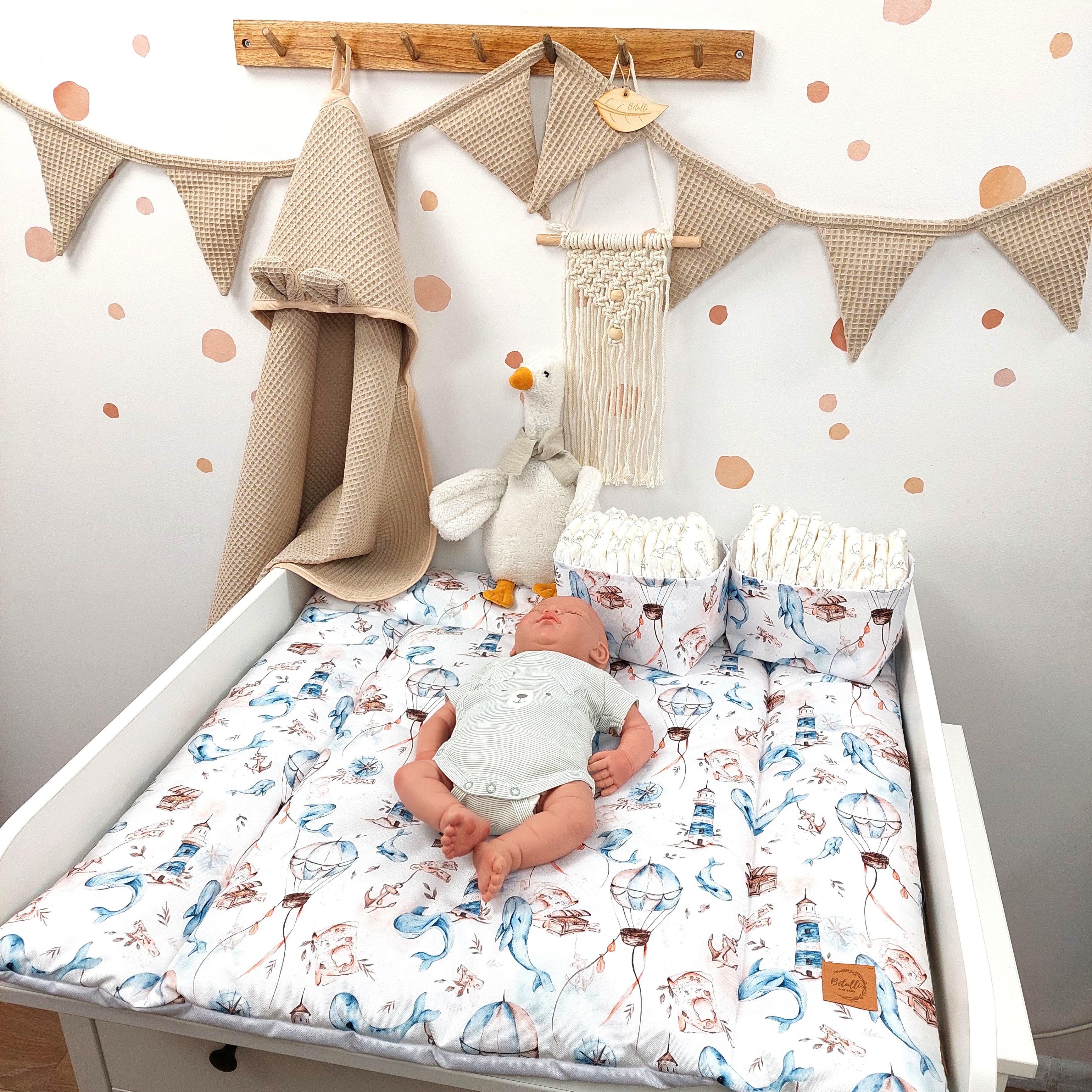 Wasserdichte Wickelauflage Blue-Beige - Wale & Luftballons