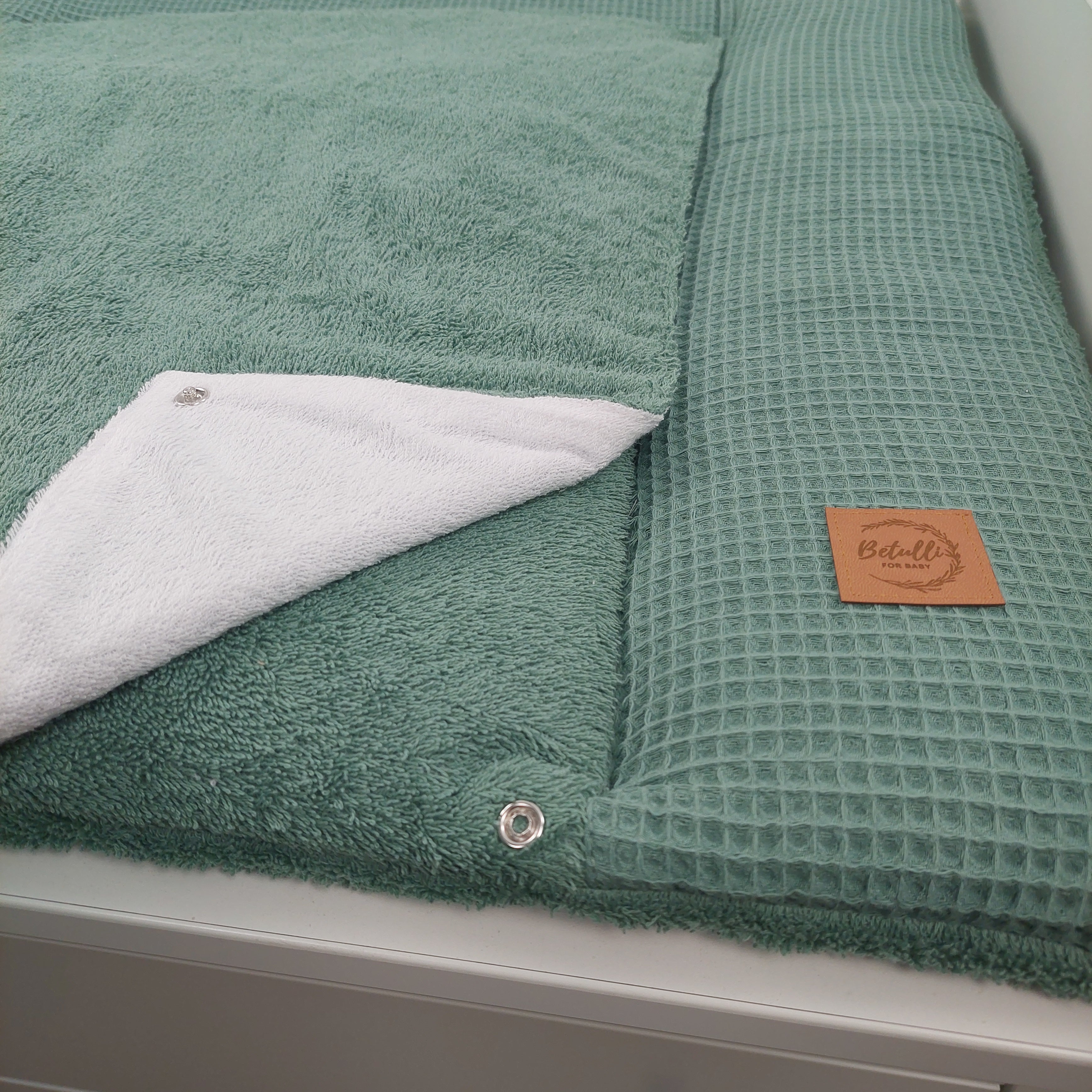 Wickelauflage mit wasserdichte abknöpfbare Auflage mit Druckknöpfen Altgrün Frotte und Waffel