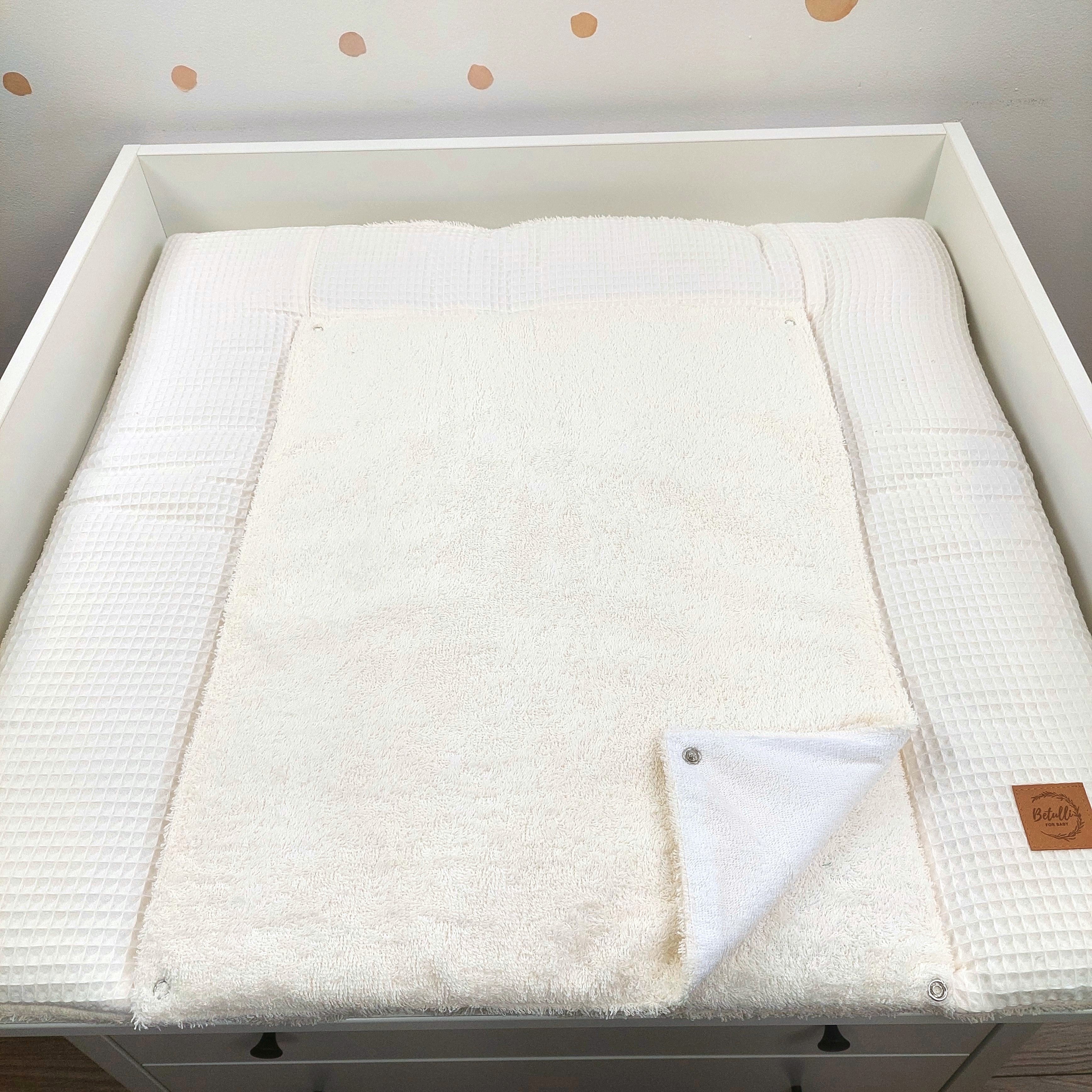 Wickelauflage mit wasserdichte abknöpfbare Auflage mit Druckknöpfen Weiße Creme Frottee und Waffel
