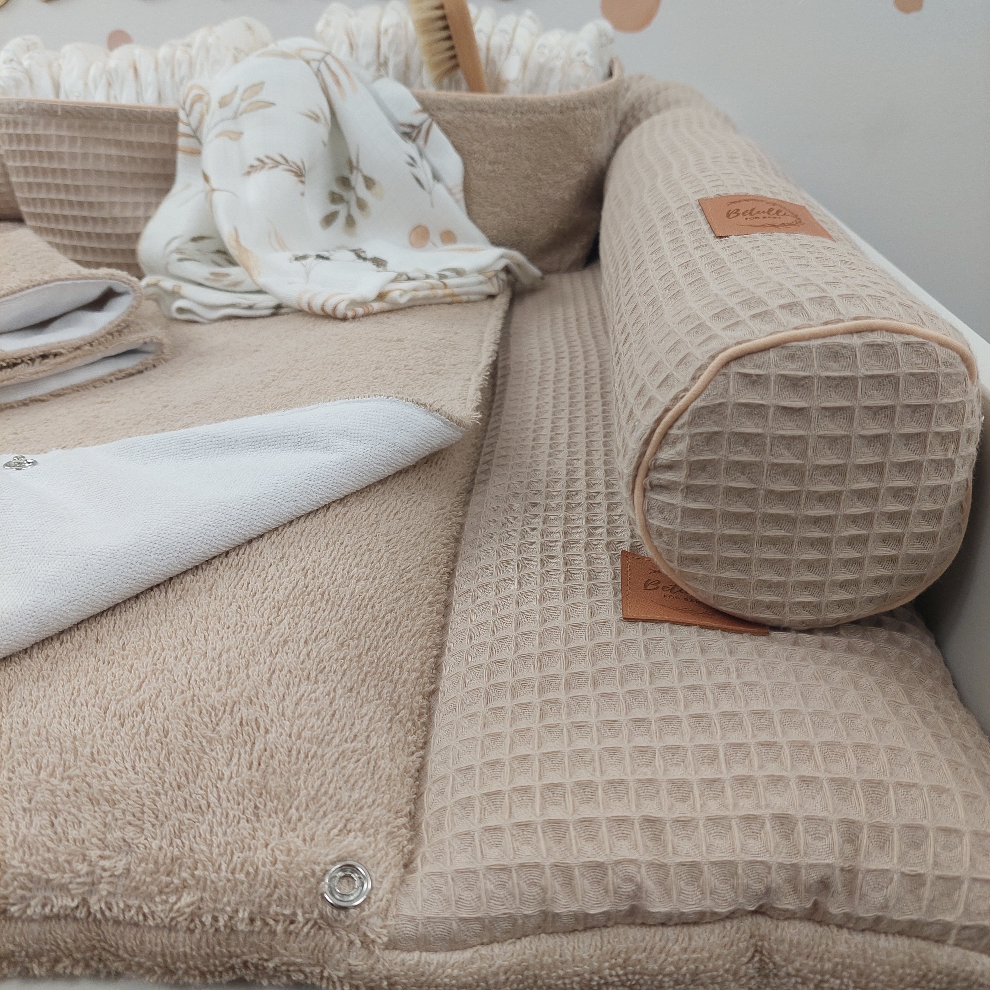Wickelauflage mit wasserdichte abknöpfbare Auflage mit Druckknöpfen Hellbeige Frottee und Waffel