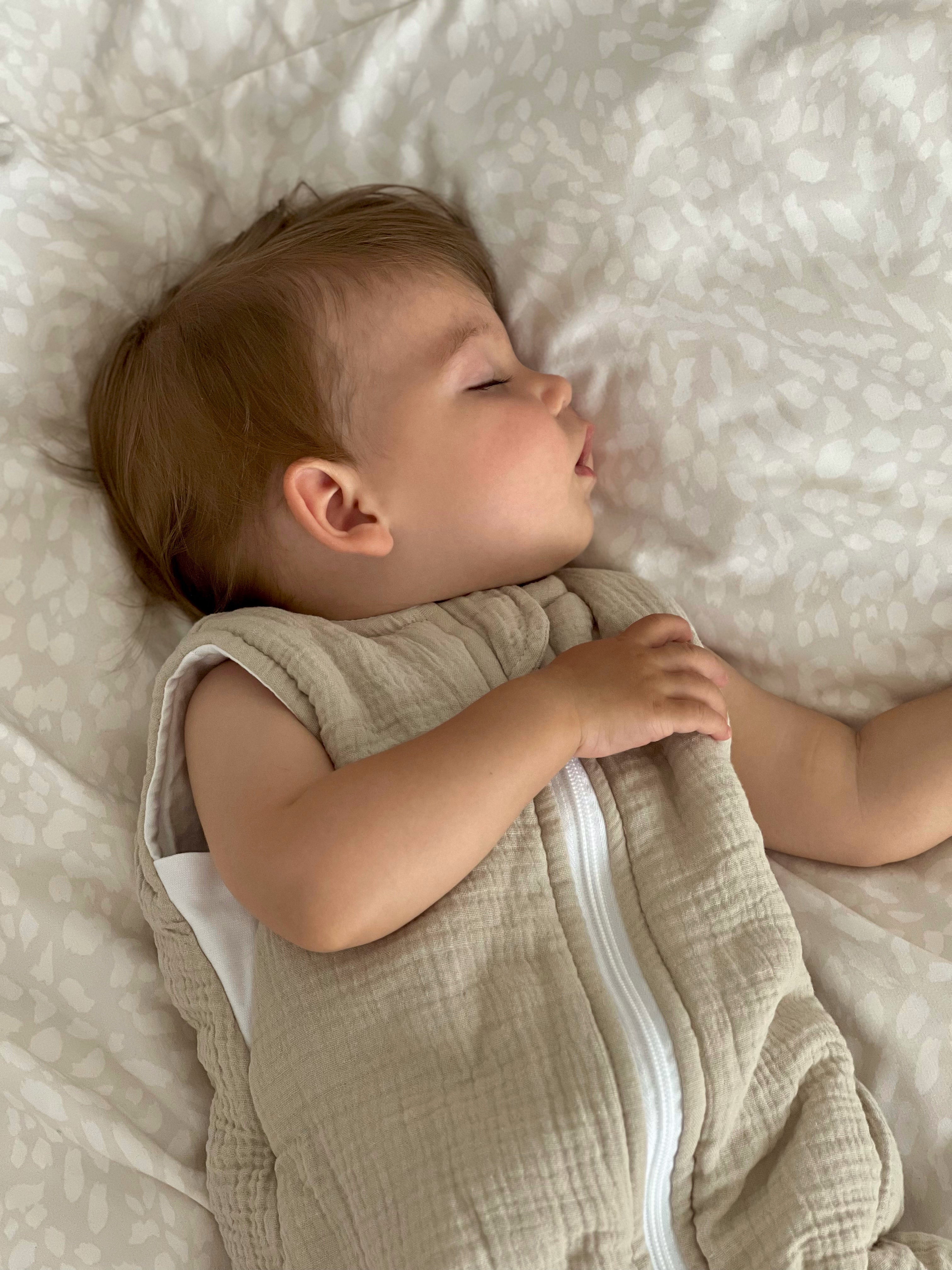 Baby Schlafsack mit Füßen Musselin Beige