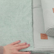 Wickelauflage mit wasserdichte abknöpfbare Auflage mit Druckknöpfen Salbei Mint Frottee und Waffel